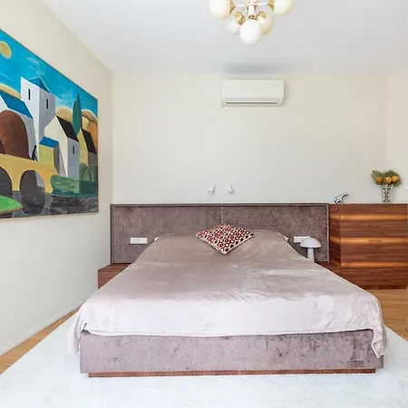 Benucci Private Balcony * بودابست