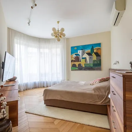 Benucci Private Balcony * Budapest
