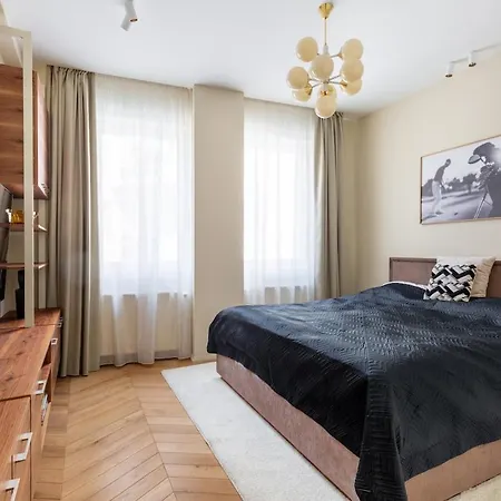 Apartment Benucci Private Balcony Budapest