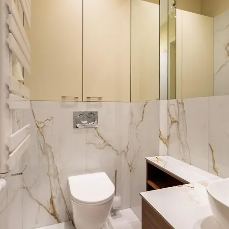 Benucci Private Balcony Apartment Budapest