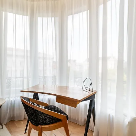 Benucci Private Balcony Apartment *