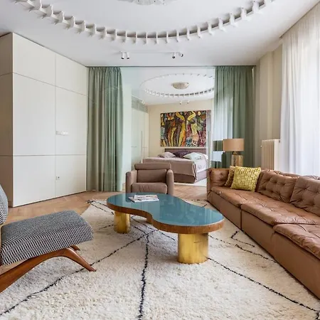Benucci Private Balcony *